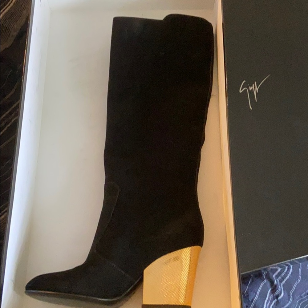 NWT Giuseppe Zanotti blck suede boots gold heel 38